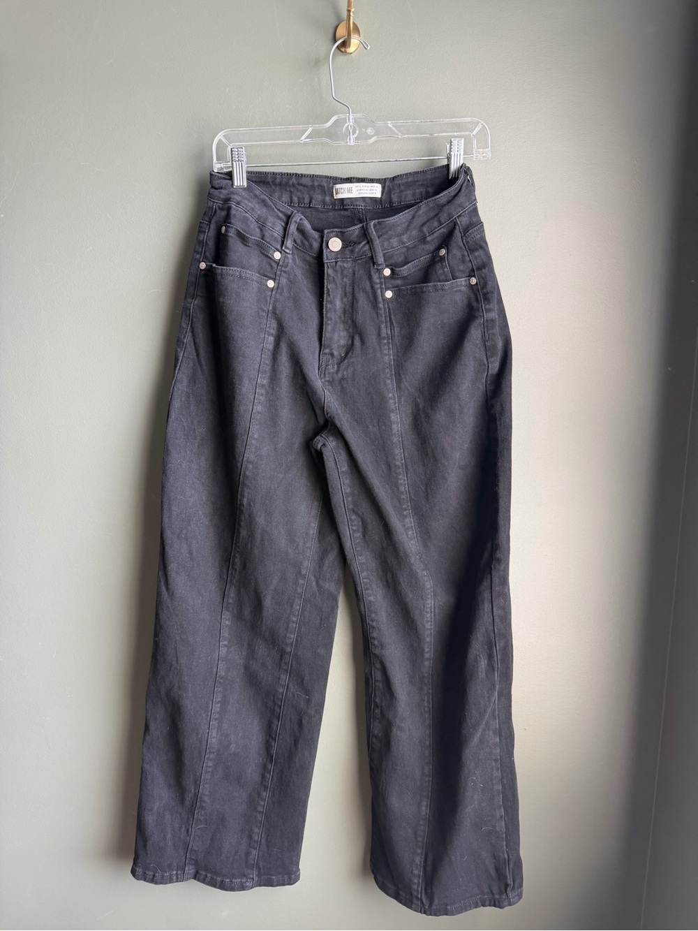 Black Wide-Leg Jeans - Flare Silhouette